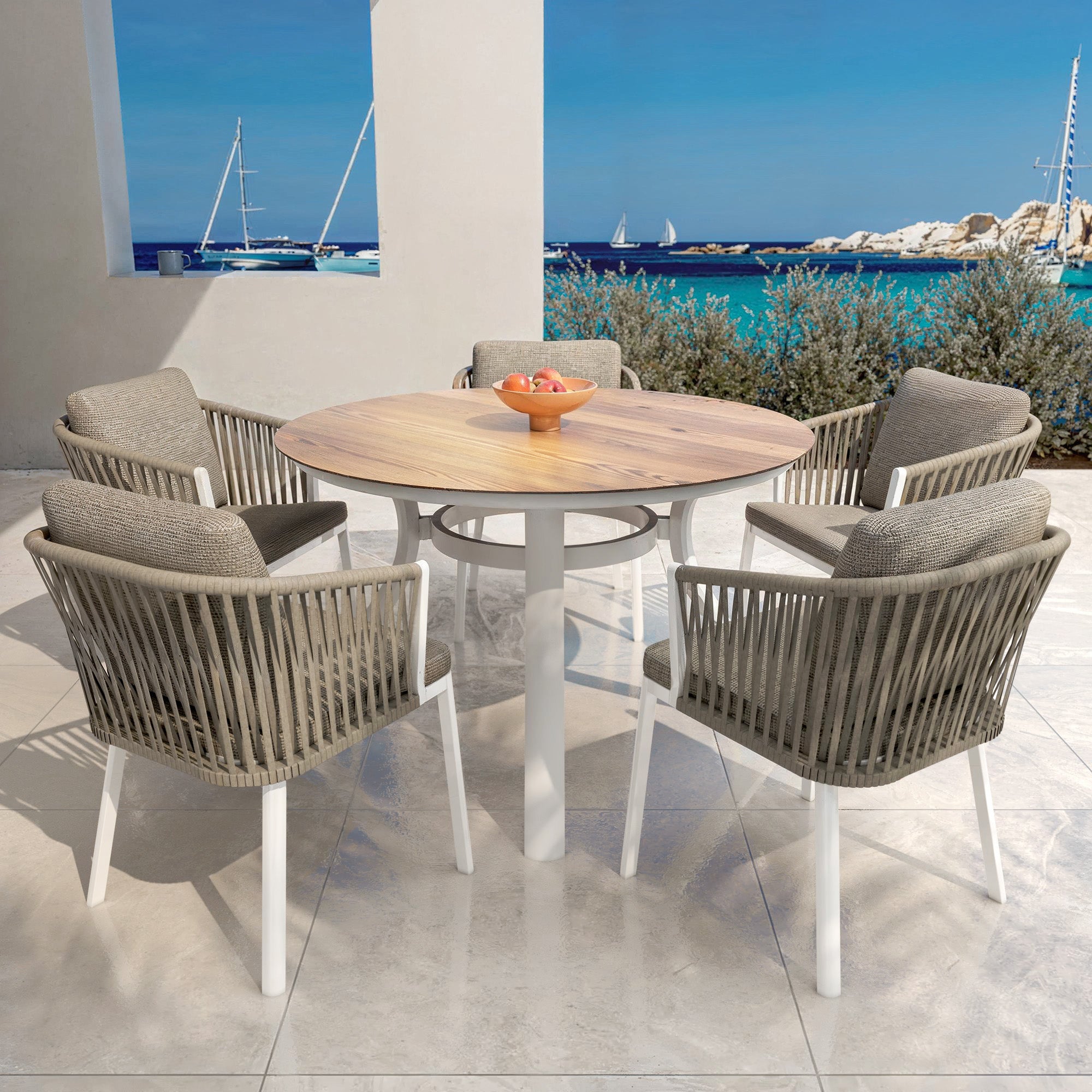 Amalfi garden table online and chairs